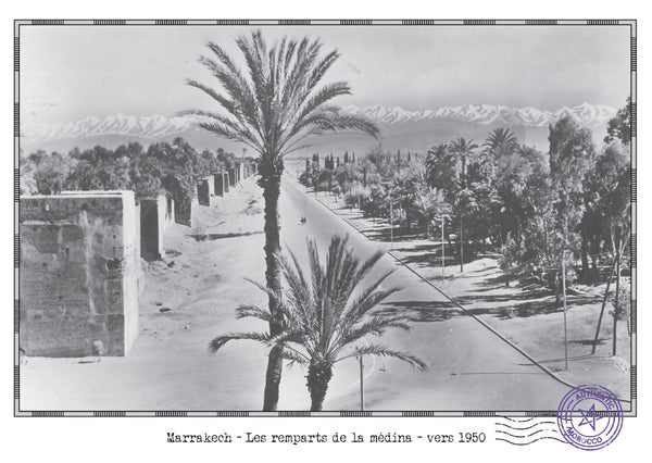 <transcy>Old view of Marrakech - The ramparts of the medina - circa 1950</transcy>